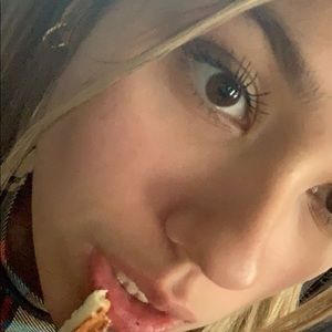 Meet your Posher, Ariana